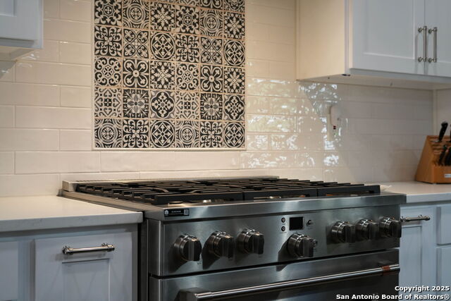 Listing photo id 13 for 711 Midway Crest