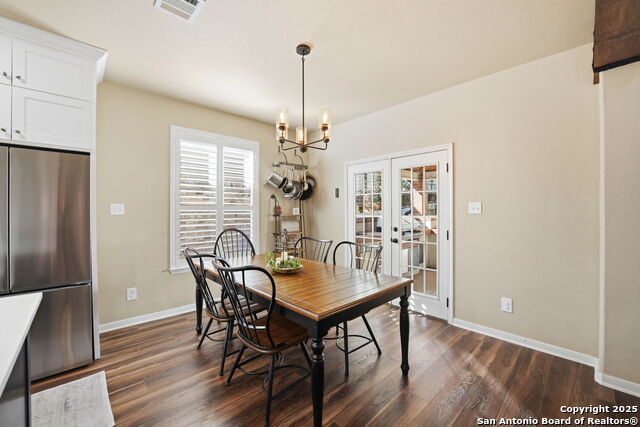 Listing photo id 19 for 711 Midway Crest