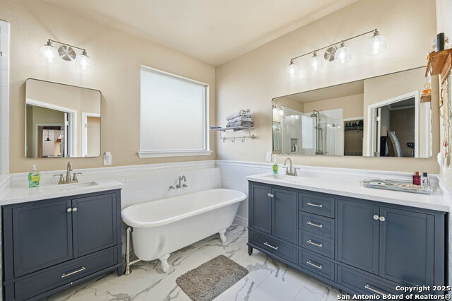 Listing photo id 24 for 711 Midway Crest