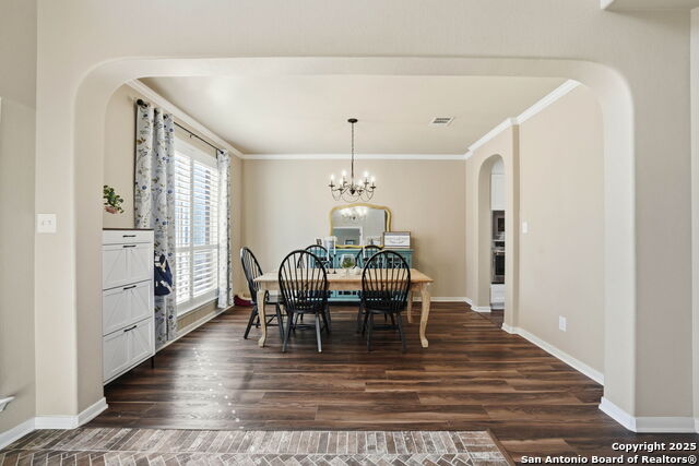 Listing photo id 27 for 711 Midway Crest