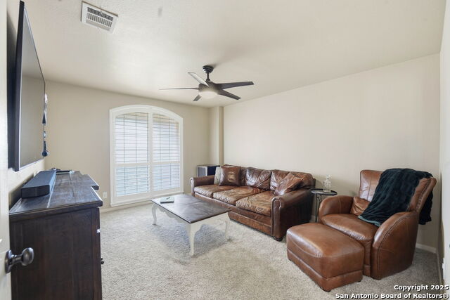 Listing photo id 33 for 711 Midway Crest