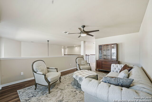 Listing photo id 37 for 711 Midway Crest