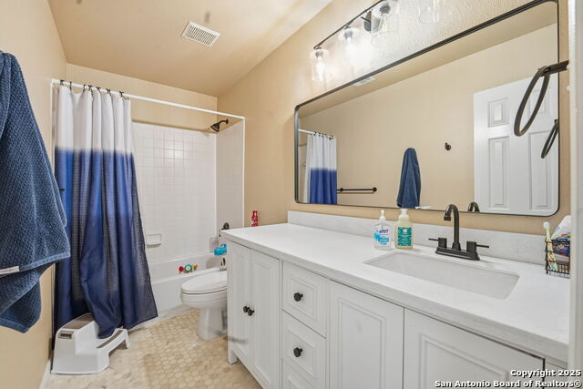 Listing photo id 38 for 711 Midway Crest