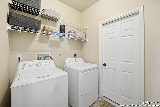 Listing photo id 42 for 711 Midway Crest