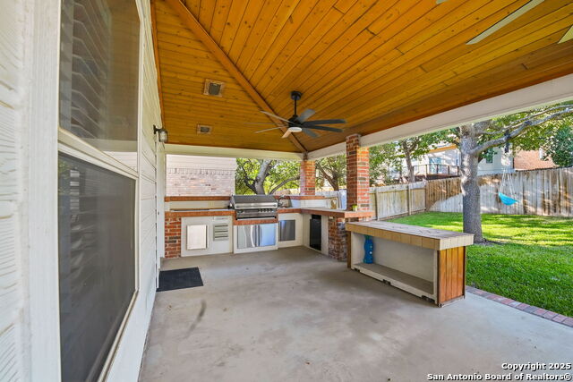 Listing photo id 43 for 711 Midway Crest