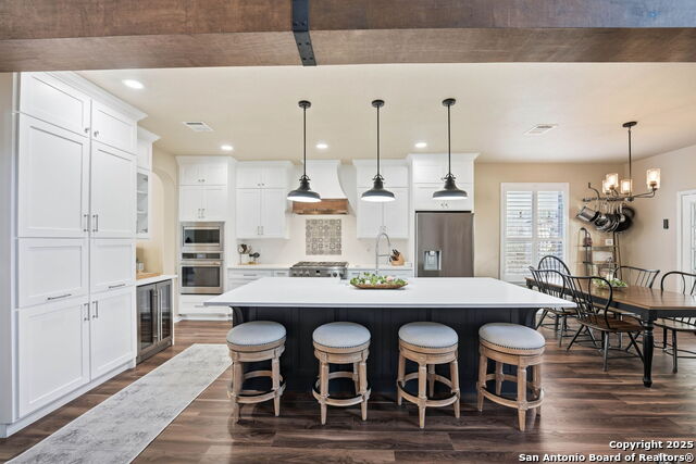 Listing photo id 5 for 711 Midway Crest