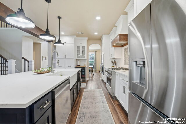 Listing photo id 6 for 711 Midway Crest