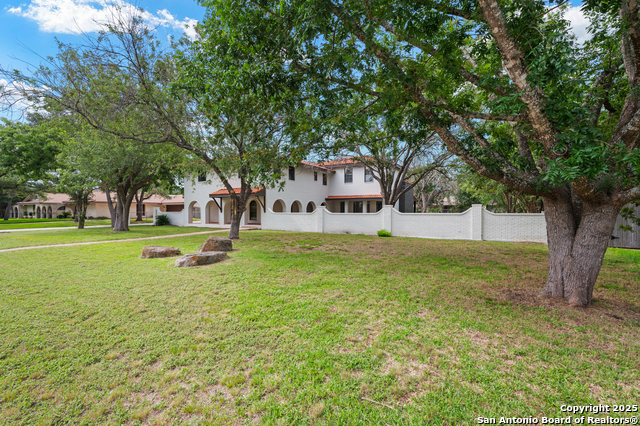 Image 2 of 39 For 520 Sagecrest Dr.