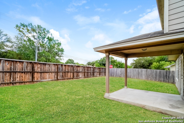 Listing photo id 13 for 10910 Cimarron Cv