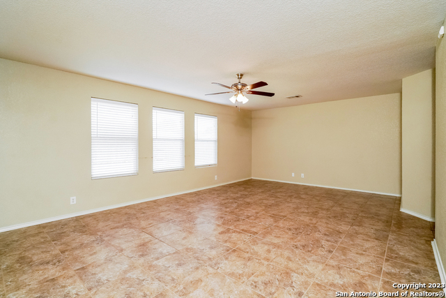 Listing photo id 1 for 10910 Cimarron Cv