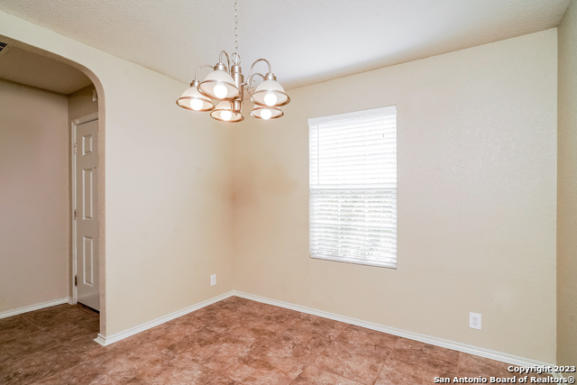 Listing photo id 3 for 10910 Cimarron Cv