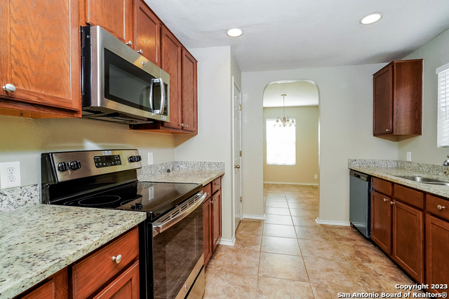 Listing photo id 4 for 10910 Cimarron Cv