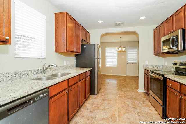 Listing photo id 5 for 10910 Cimarron Cv