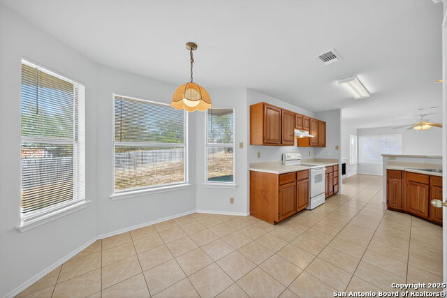 Listing photo id 12 for 7727 Plainsman