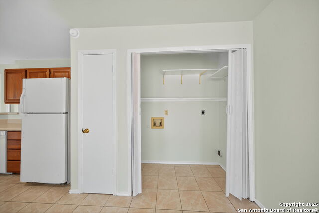 Listing photo id 13 for 7727 Plainsman