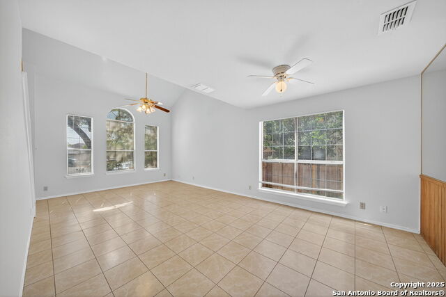 Listing photo id 14 for 7727 Plainsman