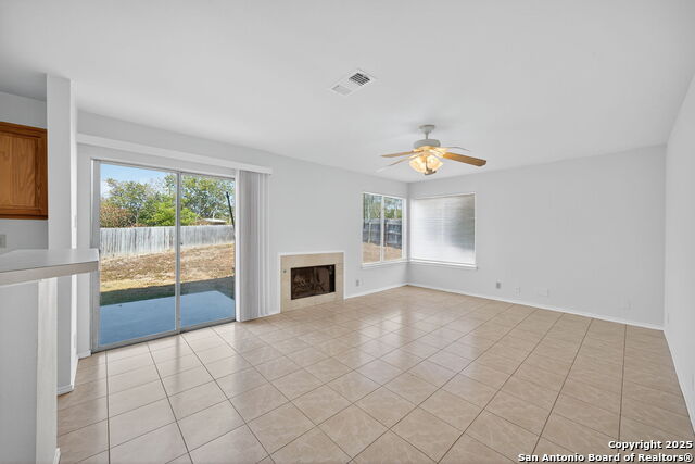 Listing photo id 4 for 7727 Plainsman