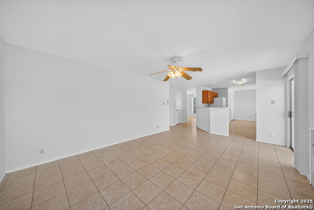 Listing photo id 6 for 7727 Plainsman