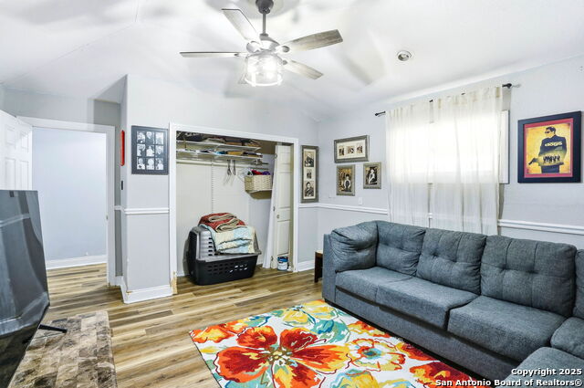 Image 17 of 39 For 434 Millwood