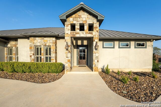 Details for 105 Alexandria, La Vernia, TX 78121