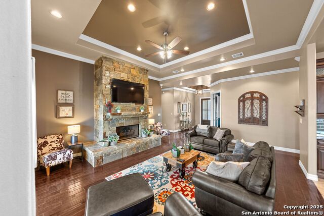 Image 10 of 89 For 105 Alexandria