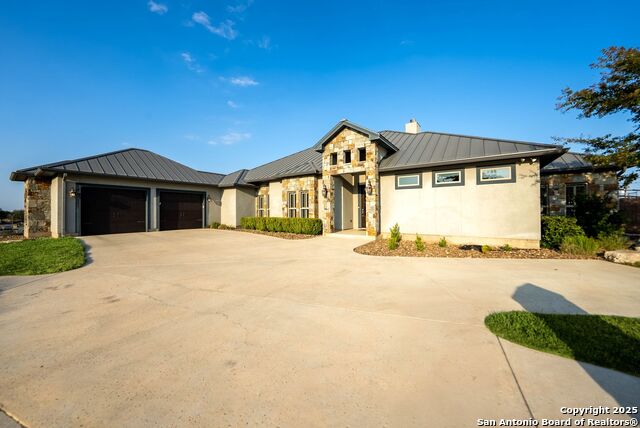 Image 2 of 89 For 105 Alexandria