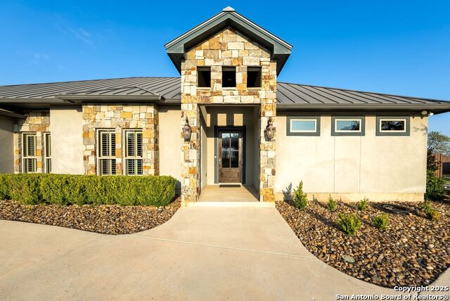 Image 5 of 89 For 105 Alexandria