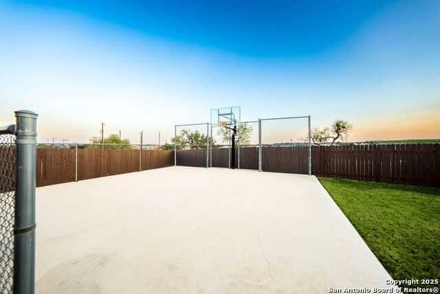 Image 52 of 89 For 105 Alexandria