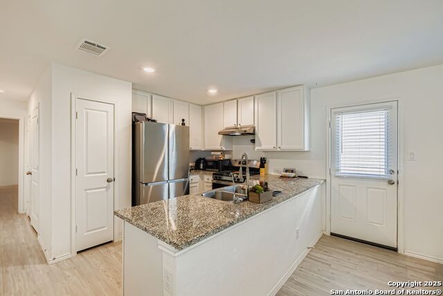 Image 11 of 32 For 13919 Weir Pl