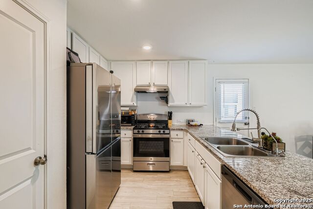 Image 12 of 32 For 13919 Weir Pl