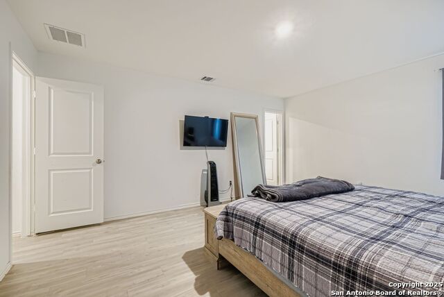 Image 16 of 32 For 13919 Weir Pl