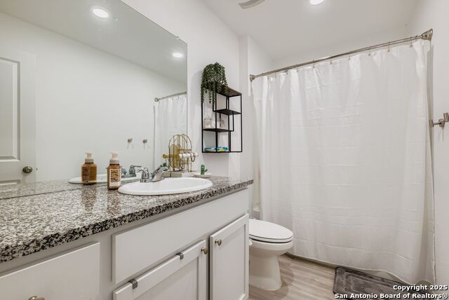 Image 18 of 32 For 13919 Weir Pl