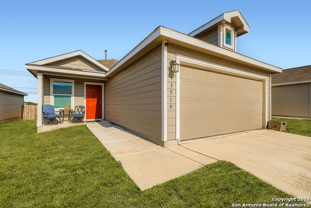 Image 2 of 32 For 13919 Weir Pl