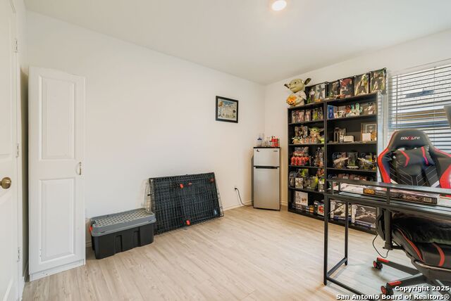 Image 20 of 32 For 13919 Weir Pl