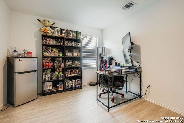 Image 21 of 32 For 13919 Weir Pl