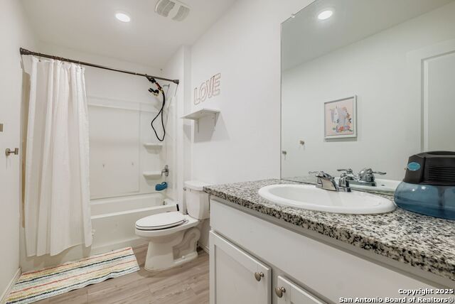 Image 22 of 32 For 13919 Weir Pl