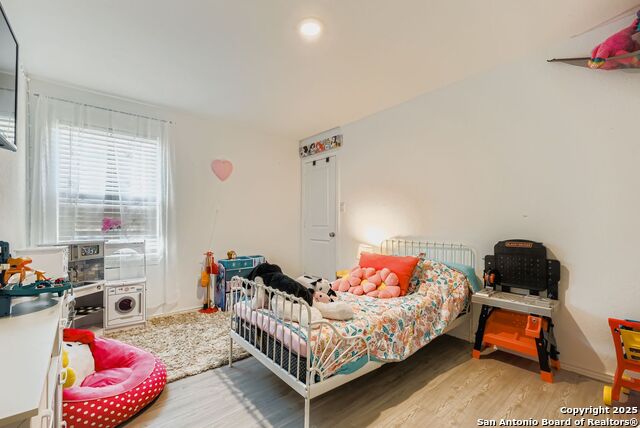 Image 23 of 32 For 13919 Weir Pl