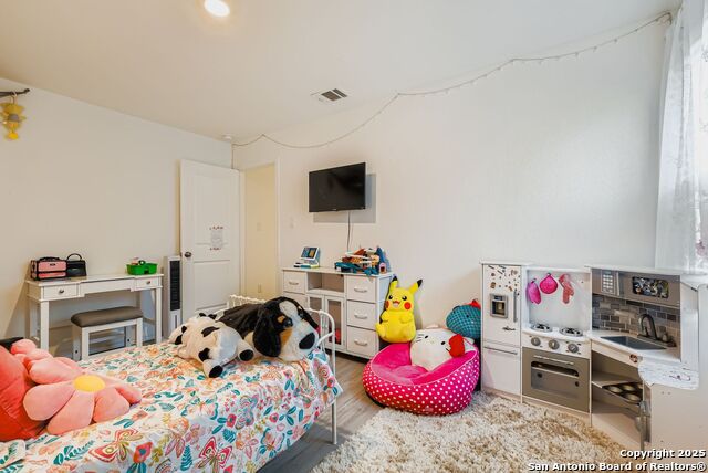 Image 25 of 32 For 13919 Weir Pl