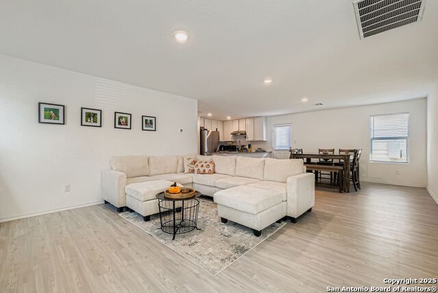 Image 26 of 32 For 13919 Weir Pl