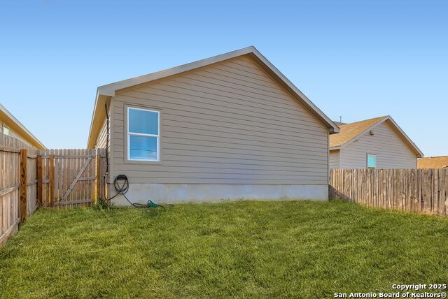 Image 29 of 32 For 13919 Weir Pl