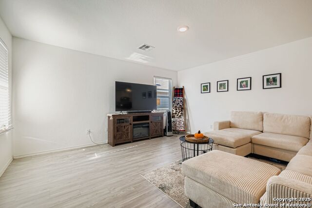 Image 6 of 32 For 13919 Weir Pl