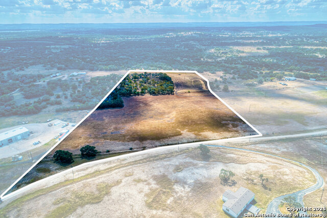 Image 7 of 24 For 261 Watering Hole Trail