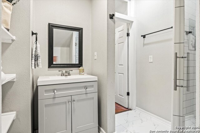Image 15 of 43 For 703 Euclid Ave E