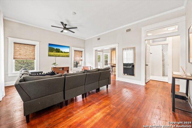 Image 3 of 43 For 703 Euclid Ave E