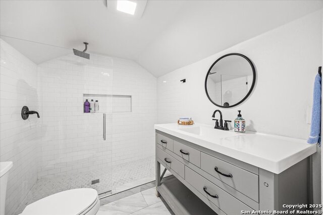 Image 34 of 43 For 703 Euclid Ave E