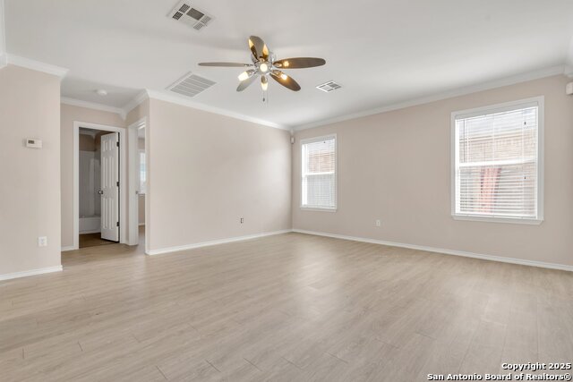 Listing photo id 8 for 5644 Brougham Way