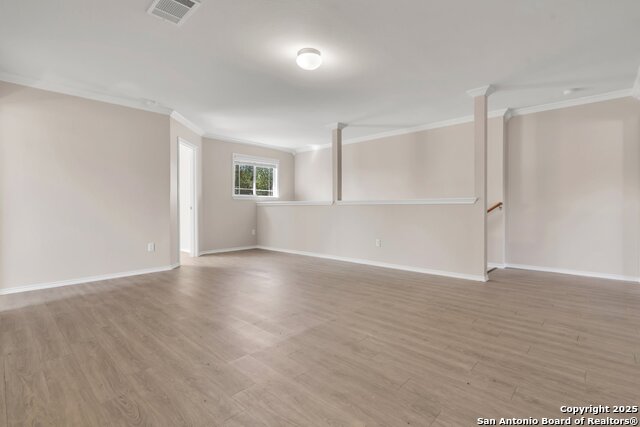 Listing photo id 9 for 5644 Brougham Way