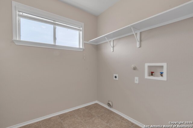 Listing photo id 10 for 5644 Brougham Way