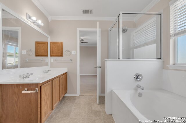 Listing photo id 13 for 5644 Brougham Way