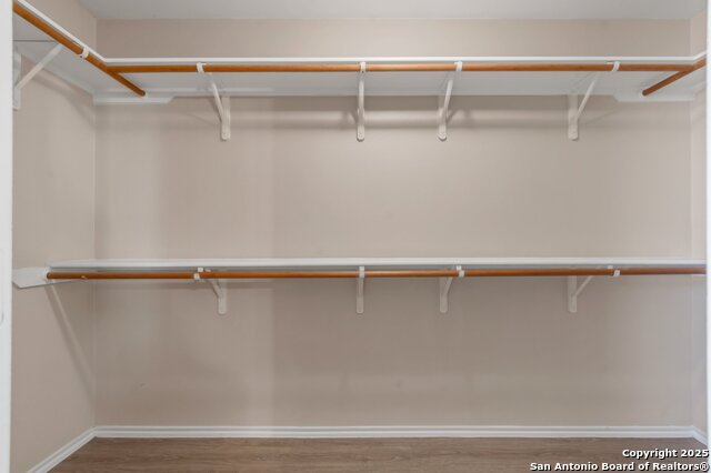 Listing photo id 14 for 5644 Brougham Way